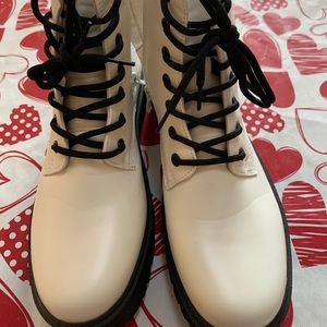 Size 7 Forever 21 IVY & Black some high top boots